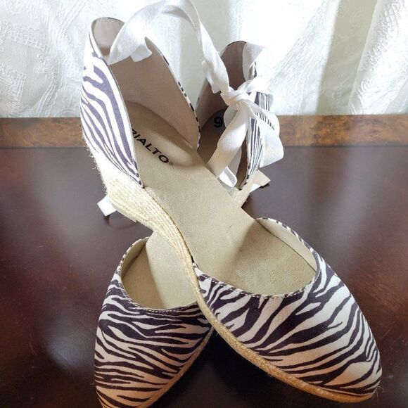 BRAND NEW RIALTO COACHELLA ESPADRILLE CLOSE-TOED SHOE - Picture 7 of 16